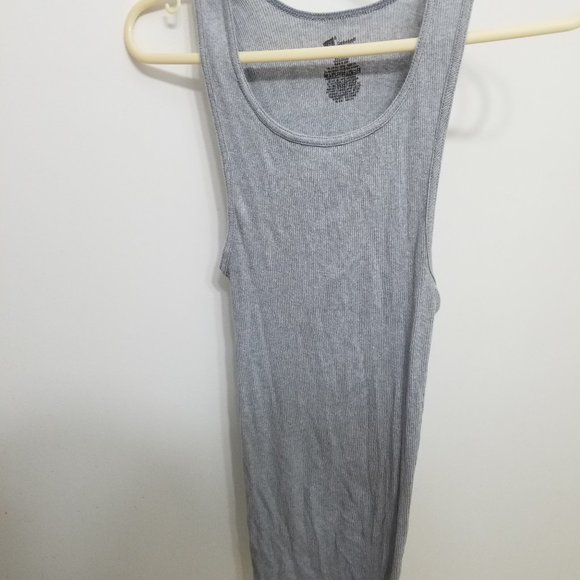 3 gray Hanes Large men's tank tops - Picture 9 of 10